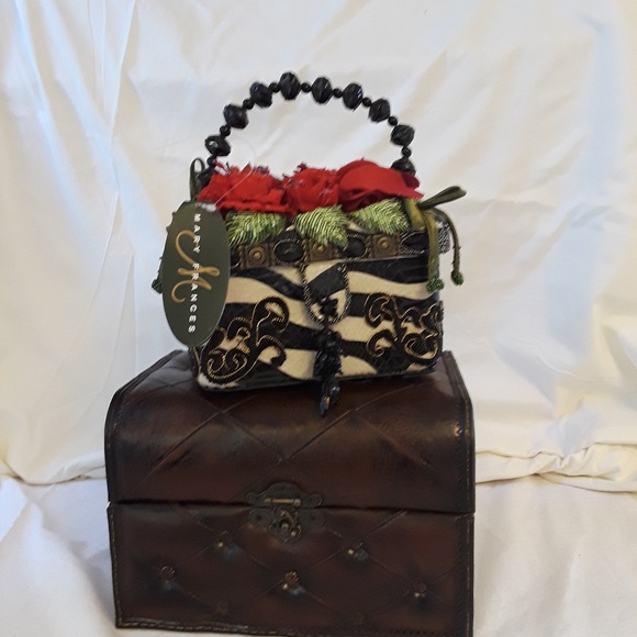 Purses - Picture 3 of 3